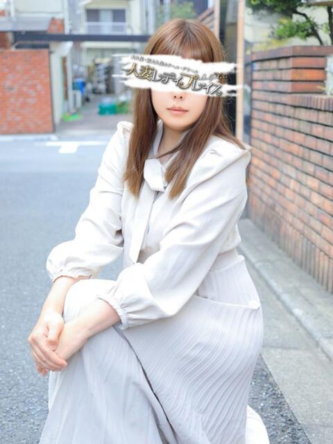 まな 人妻・若妻デリヘル レディプレイス（人妻デリヘル）