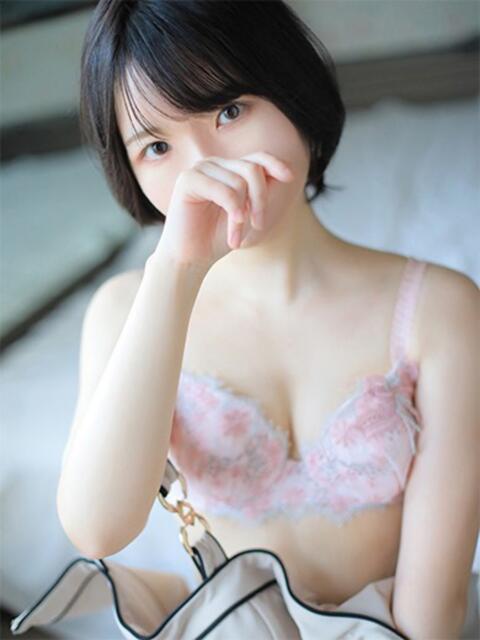 ゆかり　魅力満載の大人女子 CELEB FACE NAKASU（人妻ソープランド）