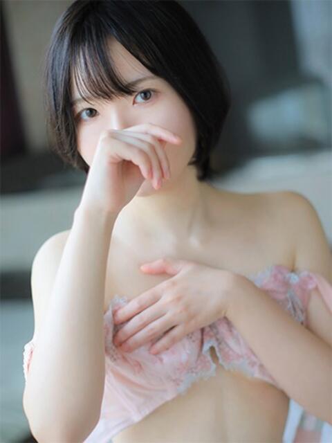 ゆかり　魅力満載の大人女子 CELEB FACE NAKASU（人妻ソープランド）