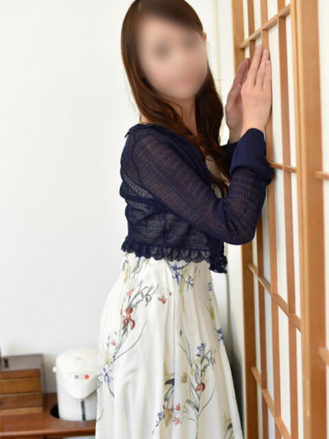 はな(昭和45年生まれ) 熟年カップル名古屋～生電話からの営み～（人妻・熟女デリヘル）