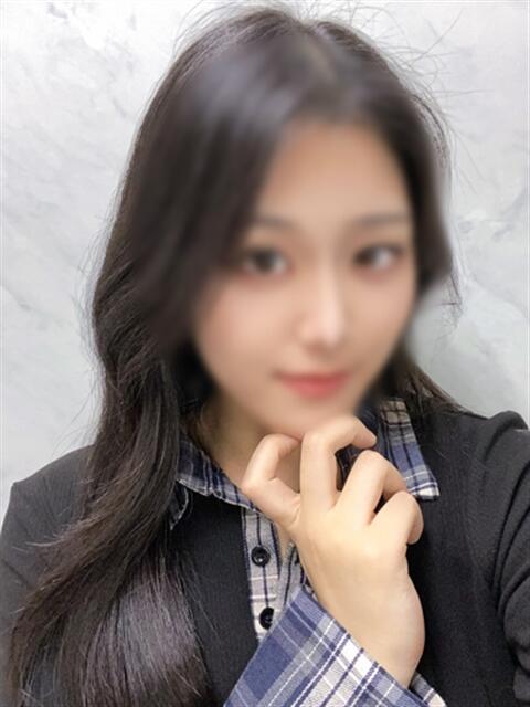 もも 渋谷くいーんず（素人専門ホテヘル＆デリヘル）