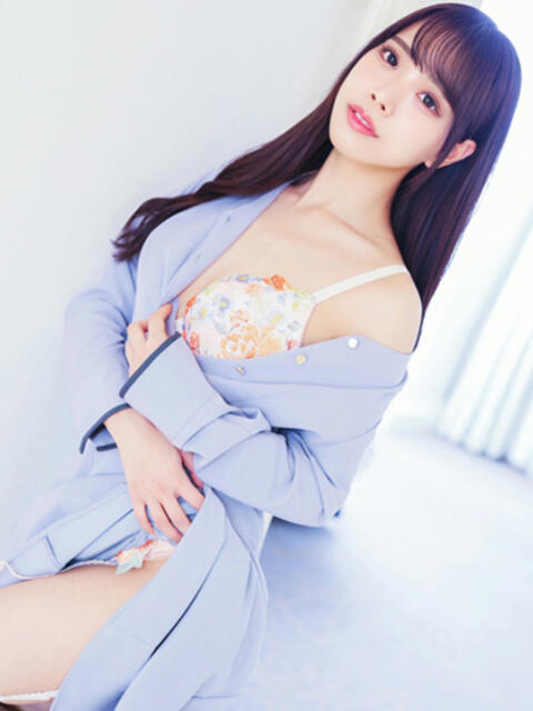 咲心(EMI グランドオペラ東京（高級デリヘル）