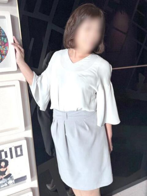 えみ 新宿・新大久保おかあさん（熟女デリヘル）