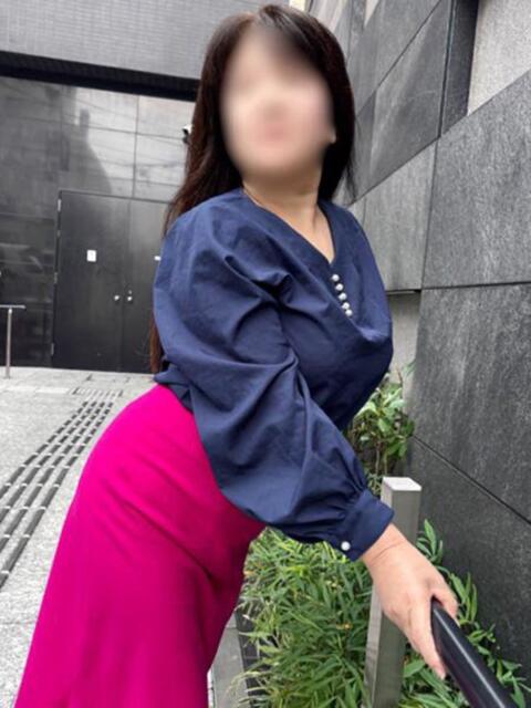 すず 新宿・新大久保おかあさん（熟女デリヘル）