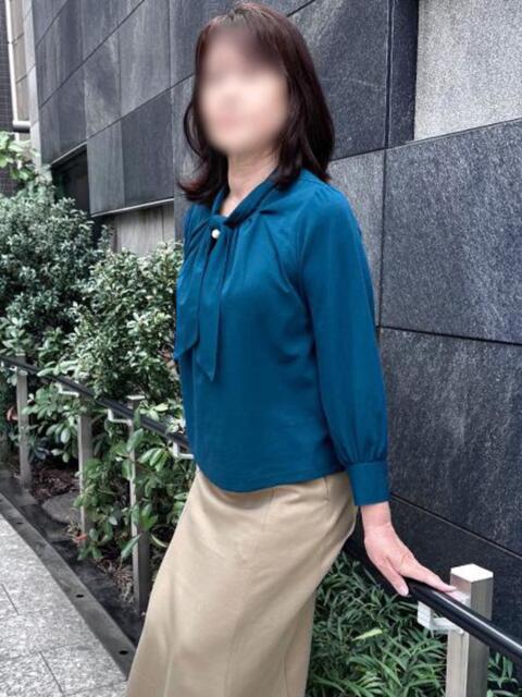 まなみ 新宿・新大久保おかあさん（熟女デリヘル）