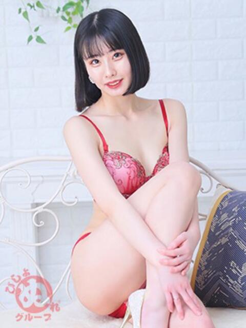 エナコ びしょぬれ潮吹秘書（素人コスプレデリヘル）