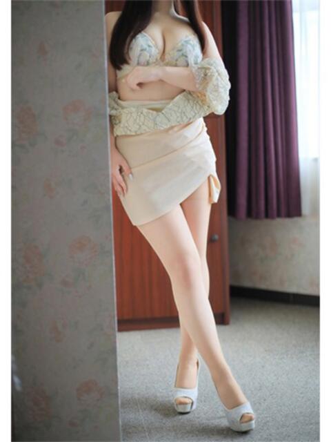 うい　小柄な巨乳若妻 CELEB FACE NAKASU（人妻ソープランド）