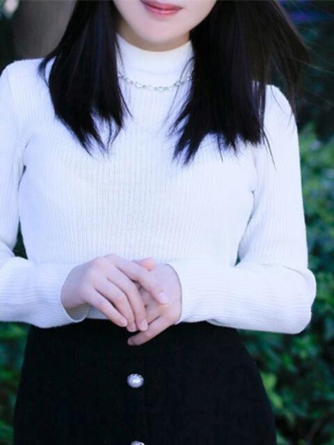 ひとみ CELEB FACE FUKUOKA（人妻デリヘル）