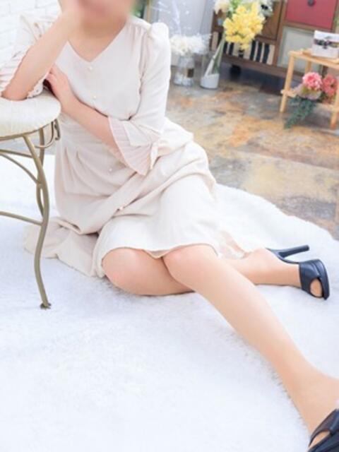 すみれ 奥様電車（駅待ち合わせ型デリヘル）