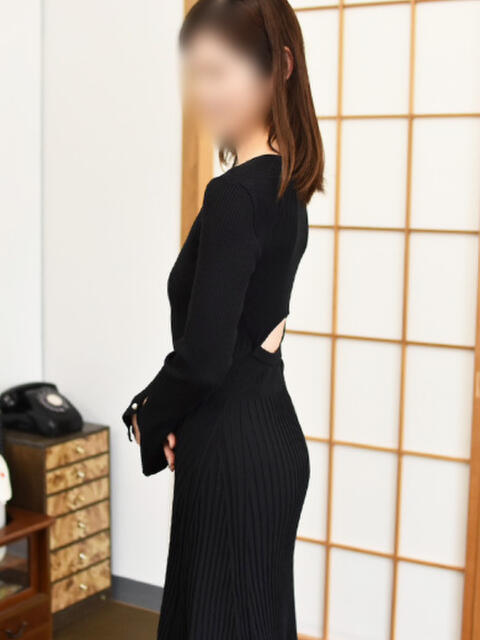 みなみ(昭和46年生まれ) 熟年カップル名古屋～生電話からの営み～（人妻・熟女デリヘル）