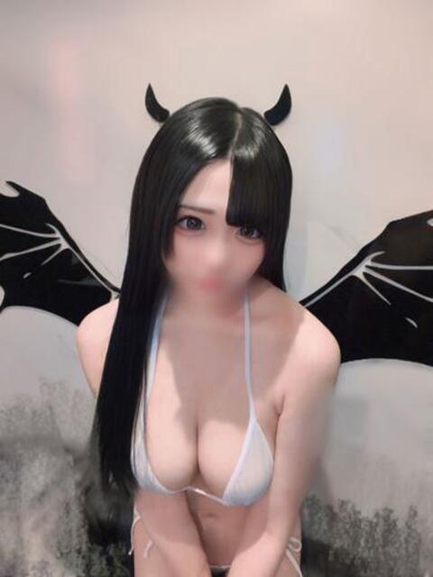 なの【新人割】 Fの法則（巨乳専門ソープランド）