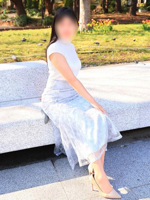琴子 東京人妻フォーシーズンズ（人妻・熟女待ち合わせデリヘル）