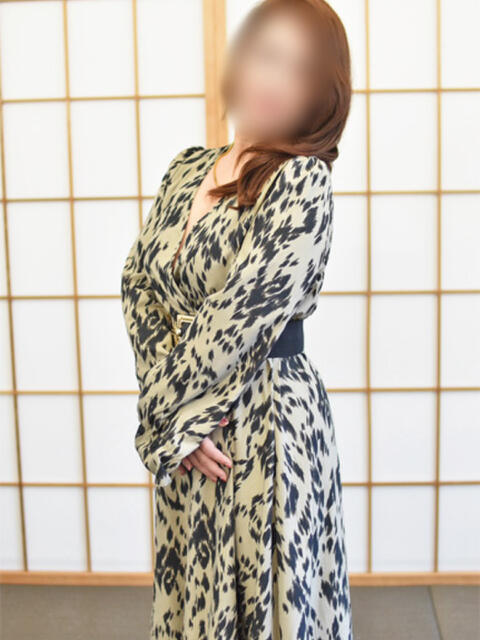 あつこ(昭和43年生まれ) 熟年カップル名古屋～生電話からの営み～（人妻・熟女デリヘル）