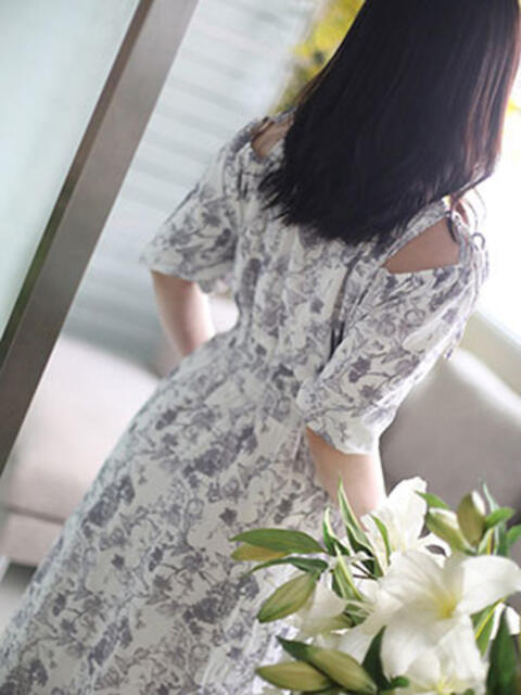 涼川(すずかわ) 人妻出逢い会 百合の園 品川店（人妻系待合せデリヘル）