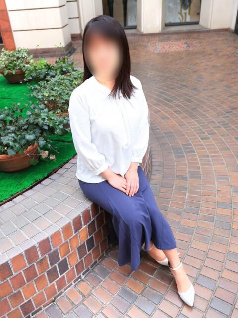 未唯 東京人妻フォーシーズンズ（人妻・熟女待ち合わせデリヘル）