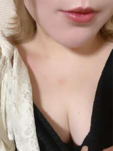 りお 錦糸町ぽちゃカワ女子専門店！我慢できないの！（ぽっちゃり待ち合わせ専門デリヘル）