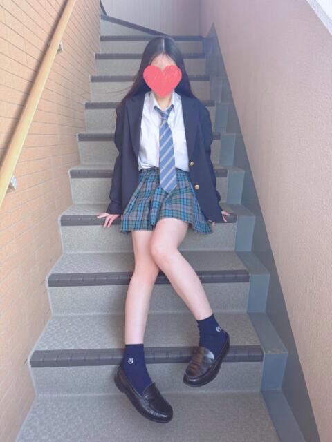 ももな 青チェと赤チェ（派遣型オナクラ（手コキ））