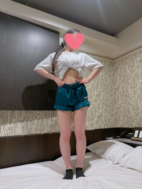 ももな 青チェと赤チェ（派遣型オナクラ（手コキ））