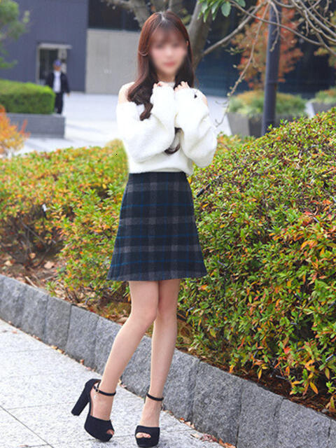 瑠璃川ゆりあ 渋谷ミルク（派遣型オナクラ(手コキ)）