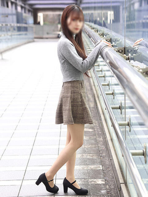 瑠璃川ゆりあ 渋谷ミルク（派遣型オナクラ(手コキ)）