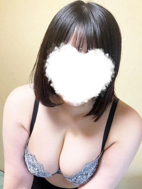 あやな ぽっちゃり巨乳素人専門店ぷにめろ八王子店（ぽっちゃり系デリヘル）