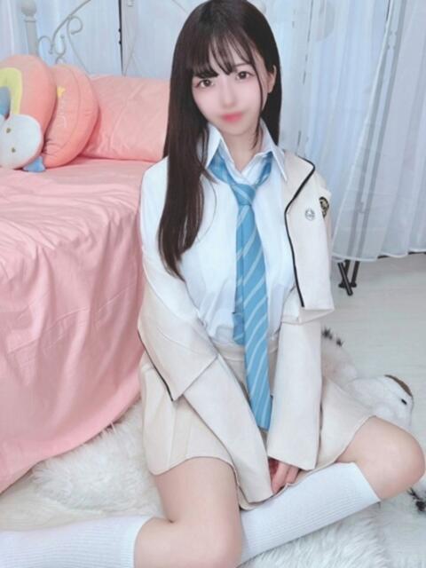 まゆゆ E+アイドルスクール新宿・歌舞伎町店（デリヘル）