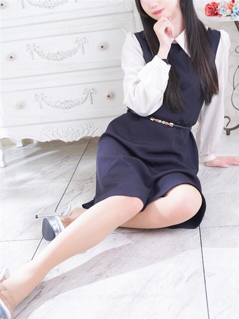 厚木 理沙 人妻セレブ宮殿（人妻デリヘル）