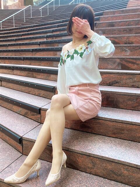 一ノ瀬 葵 昼妻夜 滋賀店（駅待ち合わせ人妻デリヘル）