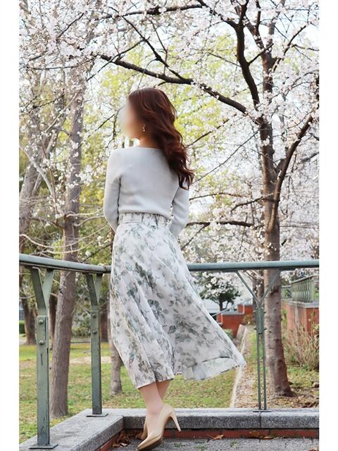 ももか 奥鉄オクテツ大阪（駅待ち合わせ型人妻デリヘル）