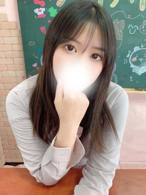 くらら 新宿ハンドメイド（手コキ・オナクラ）