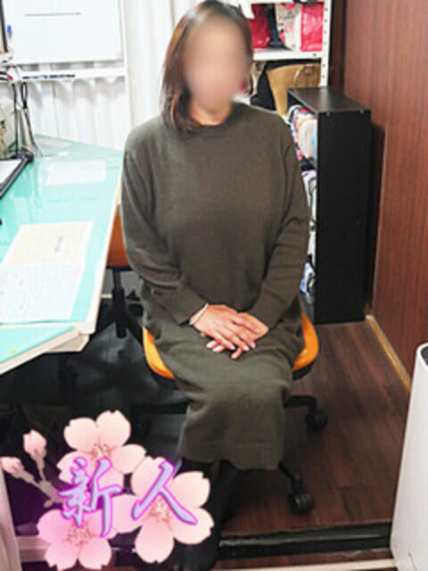 岸 誘惑マル秘ミセス（人妻デリヘル）