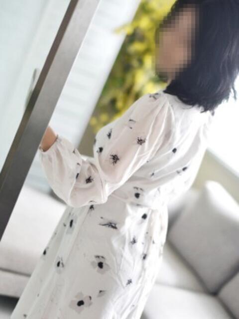 詩寧(しずね) 人妻出逢い会 百合の園 山の手本店（人妻系デリヘル）