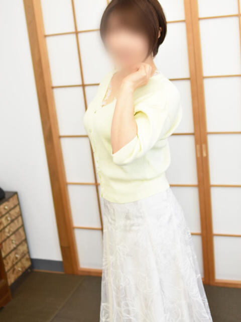 こころ(昭和47年生まれ) 熟年カップル名古屋～生電話からの営み～（人妻・熟女デリヘル）