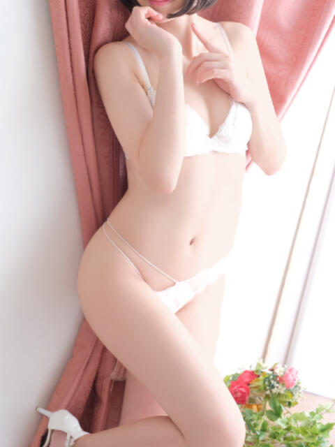 ひとみ 錦糸町人妻セレブリティ（ユメオト）（人妻デリヘル）