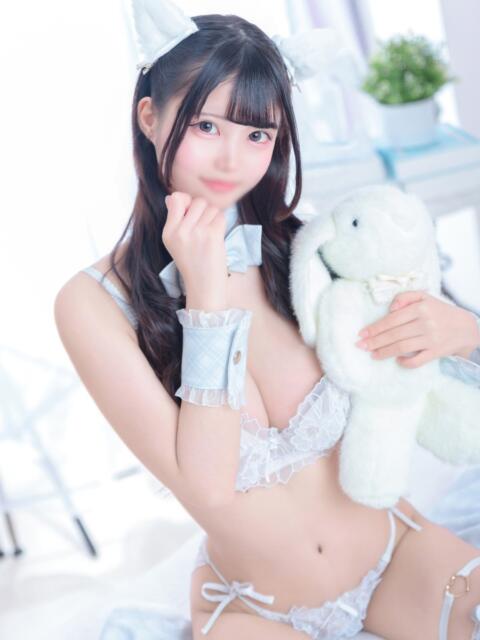 もな E+アイドルスクール新宿・歌舞伎町店(デリヘル)