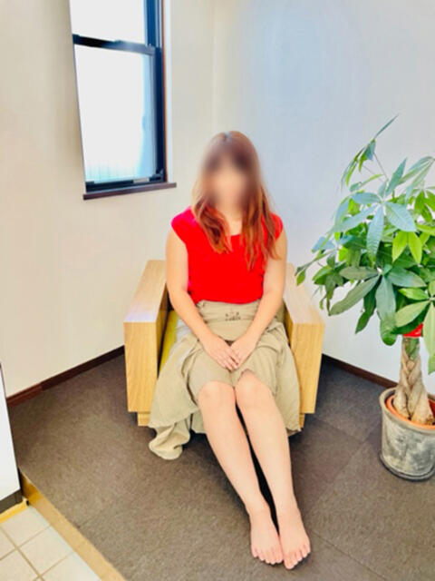 友利奈（ゆりな） おもてなし婦人（人妻系デリヘル）