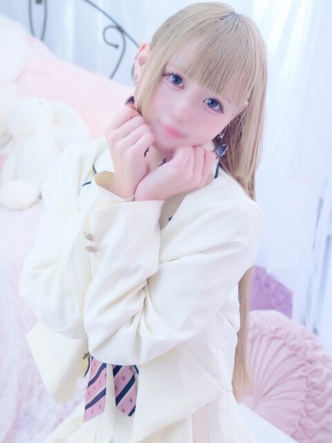 るん E+アイドルスクール新宿・歌舞伎町店（デリヘル）