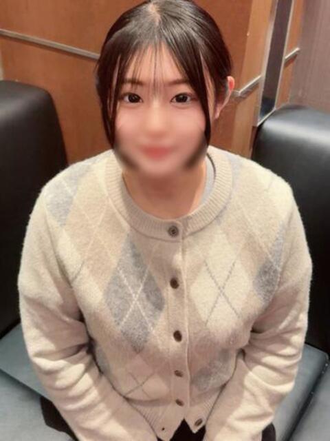 暁霞 みぞれ　Ｈカップ天然娘 ファーストクラス ルビー（ソープランド）