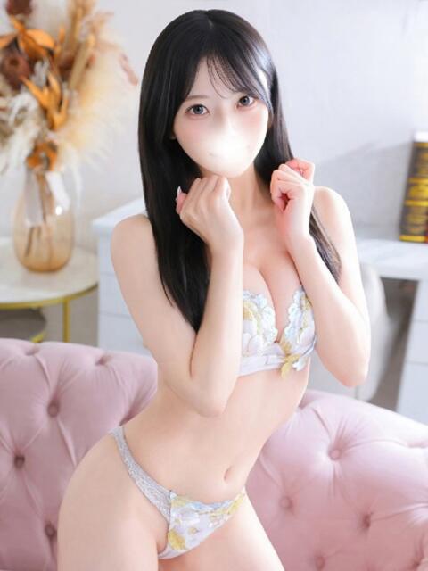 しろ★美巨乳×細身の純真美少女 S級素人清楚系デリヘル chloe（デリヘル）