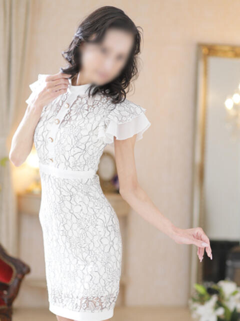 さとみ PLATINA R-30（人妻ファッションヘルス）