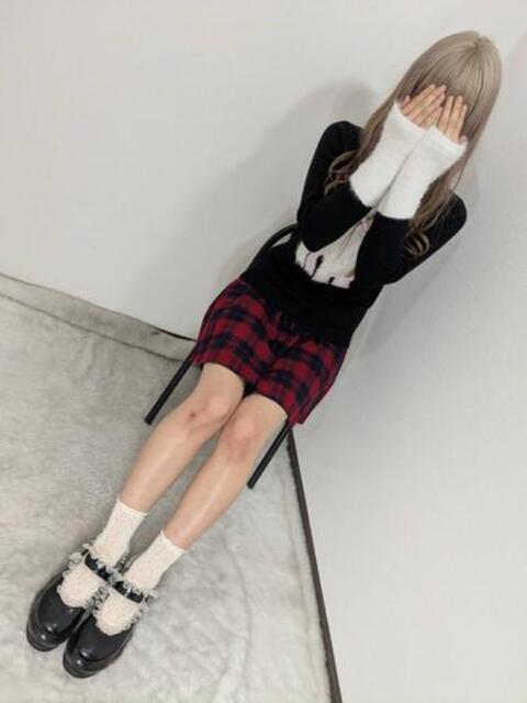 まり 池袋しろパラ(ホテヘル(手コキ・オナクラ))