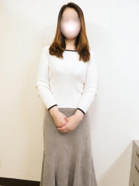 しおん 人妻小旅行（人妻系デリヘル）