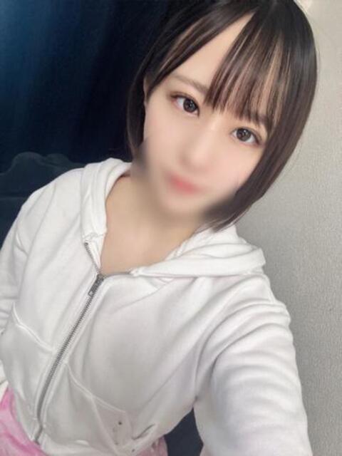 一色 もな　距離感抜群美少女 ファーストクラス ルビー（ソープランド）