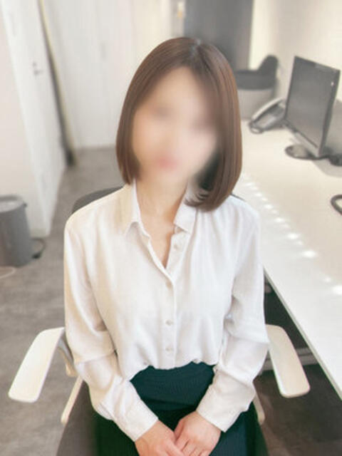 白石あい e女商事 池袋店（ホテヘル＆デリヘル）