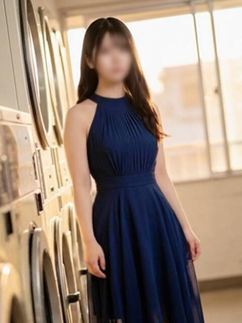 凪彩(なぎさ) エクレア神田-ECLAIR-天然貴姉乳舐手淫（派遣手コキ）