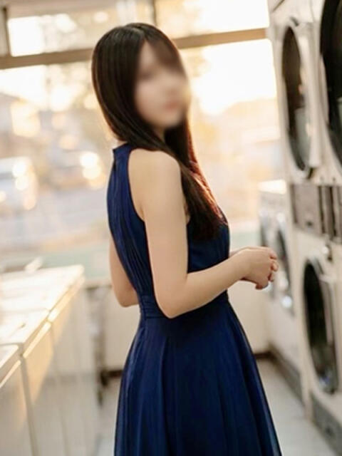 凪彩(なぎさ) エクレア神田-ECLAIR-天然貴姉乳舐手淫（派遣手コキ）