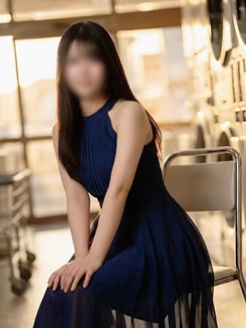 凪彩(なぎさ) エクレア神田-ECLAIR-天然貴姉乳舐手淫（派遣手コキ）