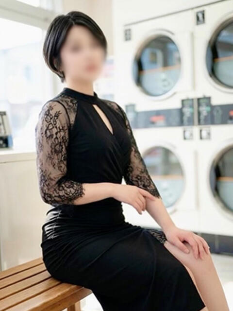 蝶（よう） エクレア神田-ECLAIR-天然貴姉乳舐手淫（派遣手コキ）