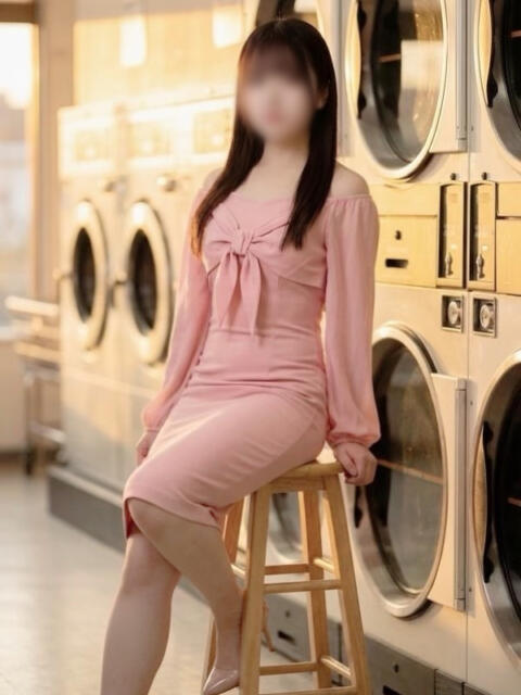 千世(ちせ) エクレア神田-ECLAIR-天然貴姉乳舐手淫（派遣手コキ）