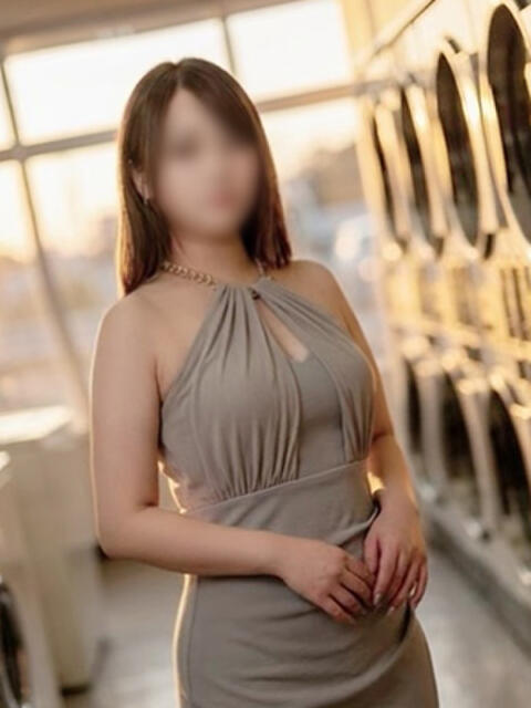 瞳(ひとみ) エクレア神田-ECLAIR-天然貴姉乳舐手淫（派遣手コキ）